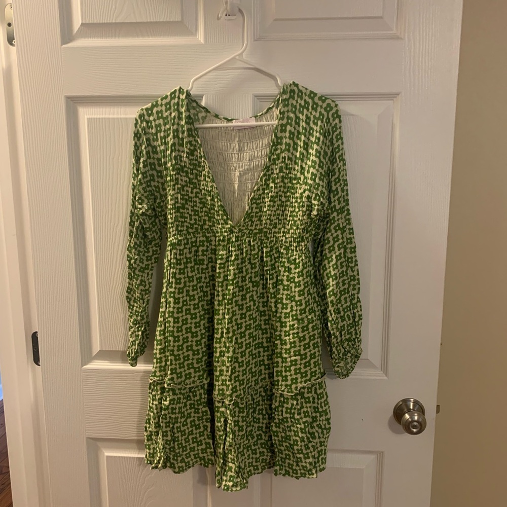 Pink Lilly- green and white design